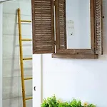La Capilla Apartment *
